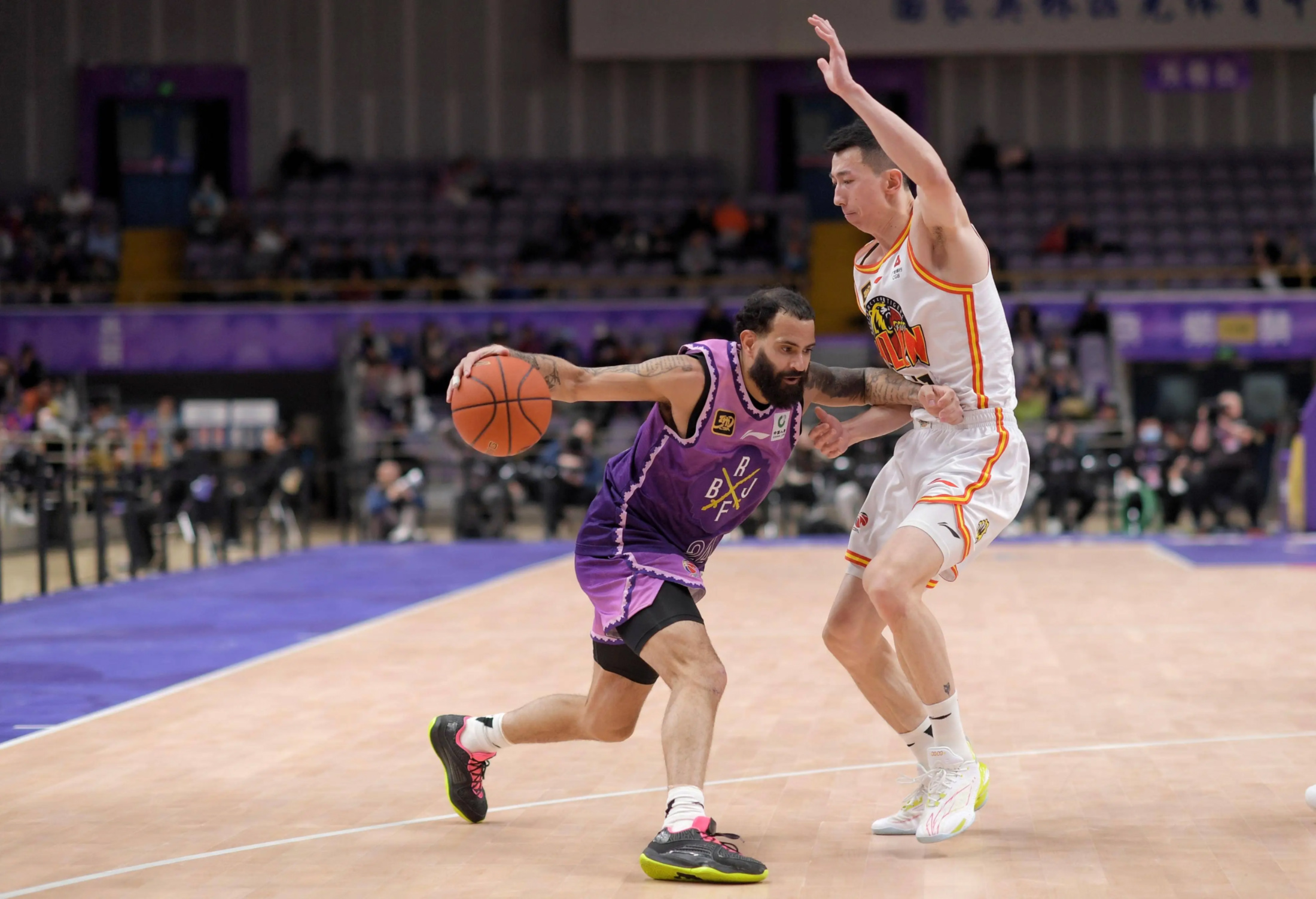 友博娱乐平台 -包含集结日勒沃库森备战CBA季后赛，临场应变细节曝光，气氛紧张，球队文化再被提及的词条